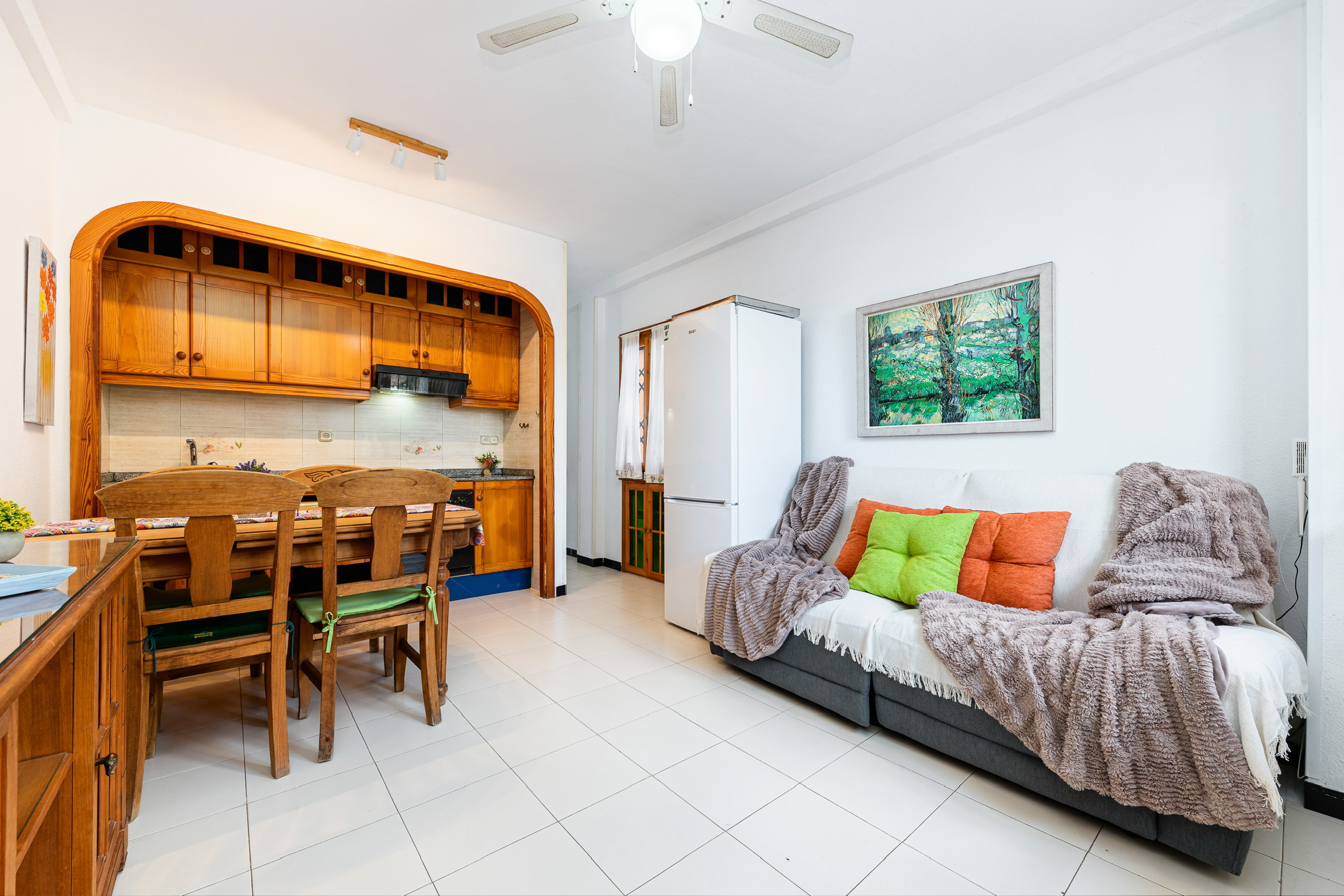 Salon i część wypoczynkowa bungalowu Casa Hannah La Mata